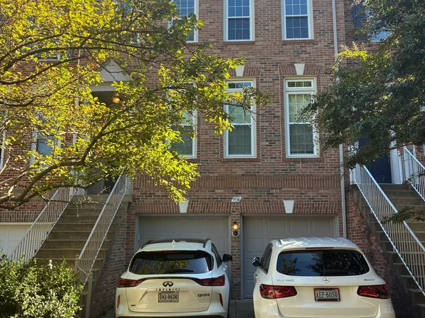 9536 Lagersfield Cir, Vienna, VA 22181