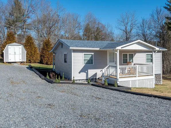 401 Indian Springs Rd NW, Willis, VA 24380