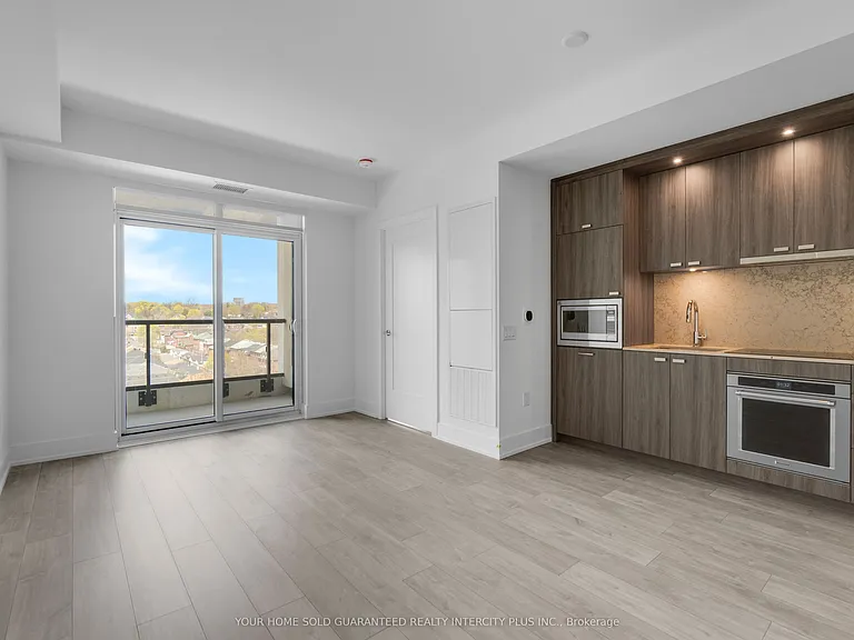 858 Dupont St #717 — Photo 13