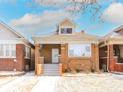 7823 S Clyde Ave, Chicago, IL, 60649