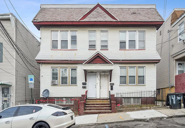 16 Montrose Ter — Photo 4