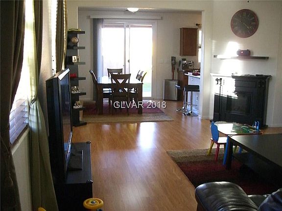 3rd image of 9982 Ashland Oaks Ct