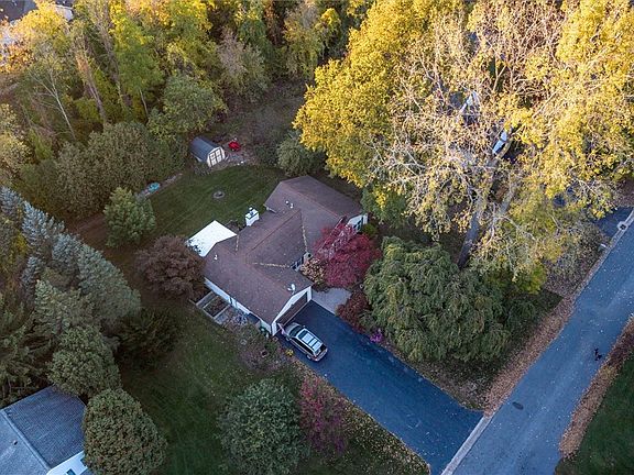 3rd image of 1009 Heritage Park Dr