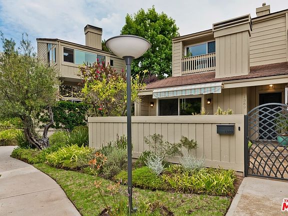 3rd image of 1389 Palisades Dr