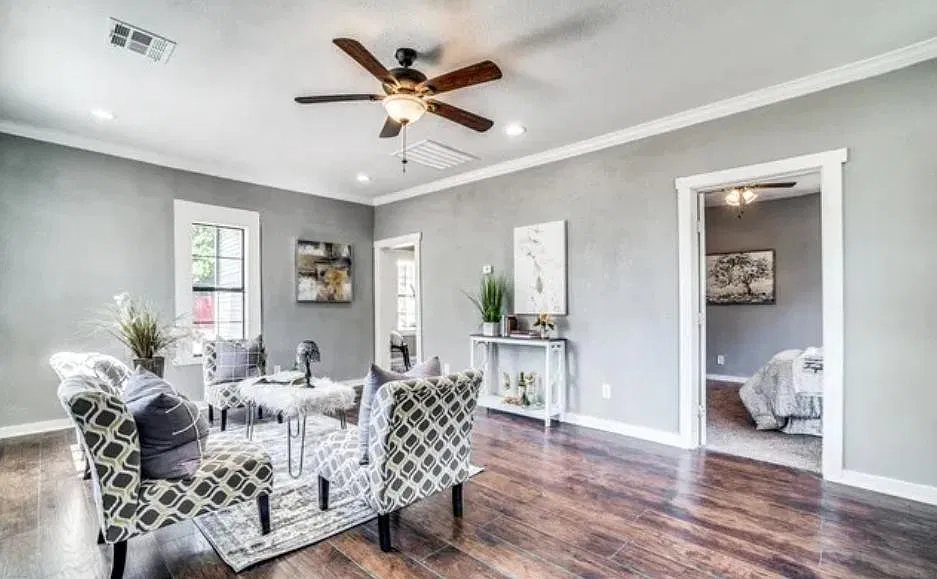 2 bed, 947 sqft, $1,600 — Photo 3