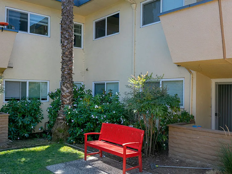 Solaris Apartments — Photo 11