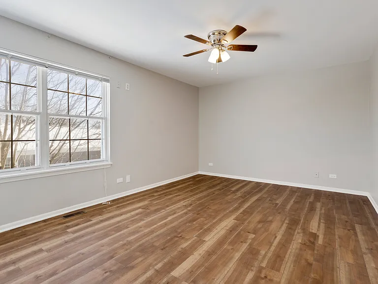 187 Half Moon Cir — Photo 12