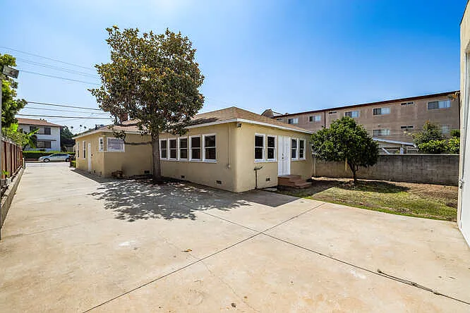 557 N Madison Ave Los Angeles-small-031-027-FULL-666x444-72dpi_07222021