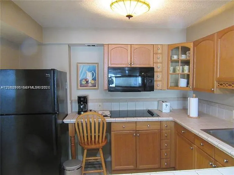 5701 Collins Avenue Cu #919 — Photo 1