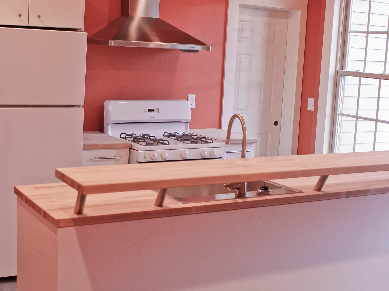 2 bed, 1000 sqft, $2,240 — Photo 4