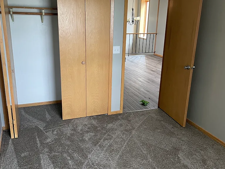 350 Oakwood Dr — Photo 17