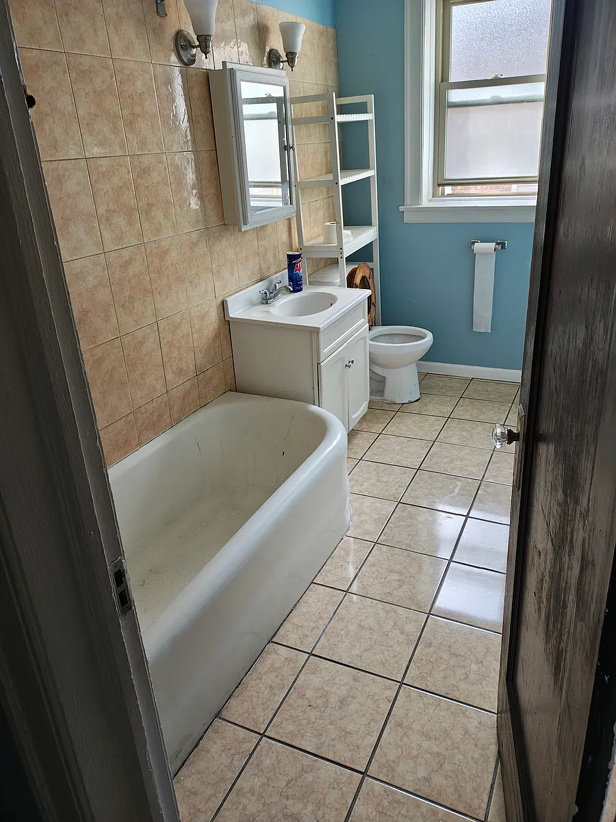 Building Photo - 7737 S Phillips Ave #3