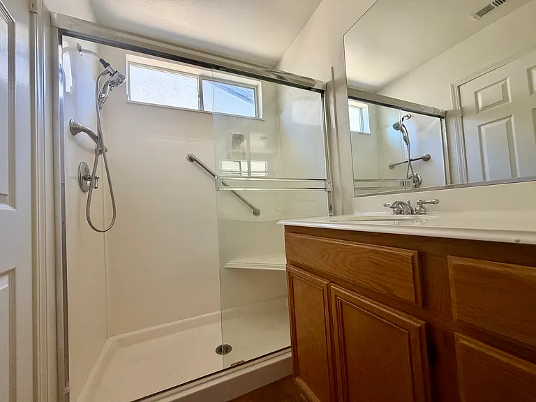 2024 Freesia Ave — Photo 9