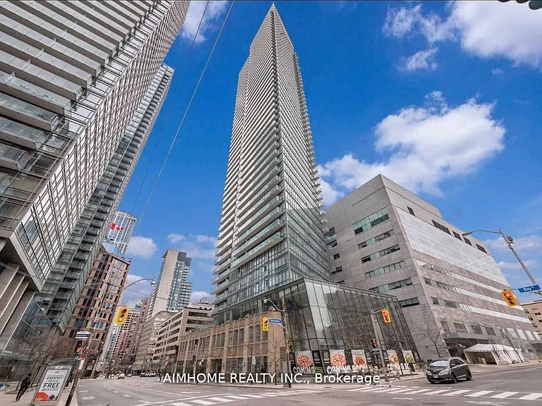 832 Bay St #2007 — Photo 2