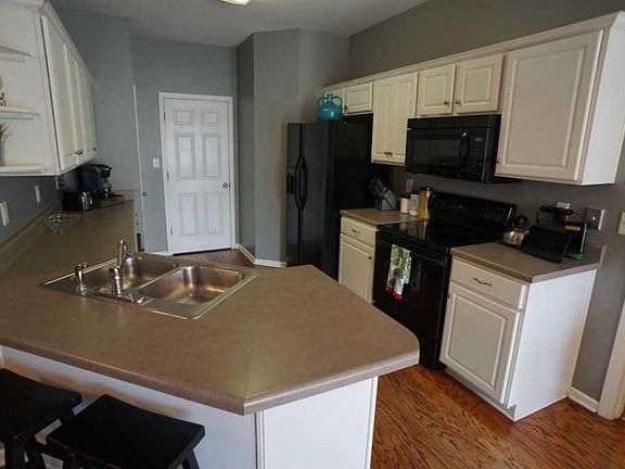 5th image of 932 Nesting Wood Cir W