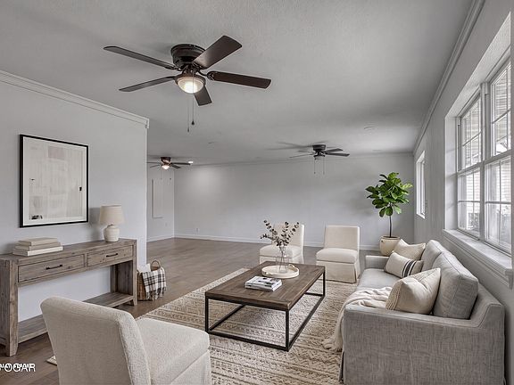 3rd image of 1628 Jefferson Cir