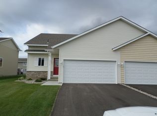 4208 Rymark Ct, Shakopee, MN 55379