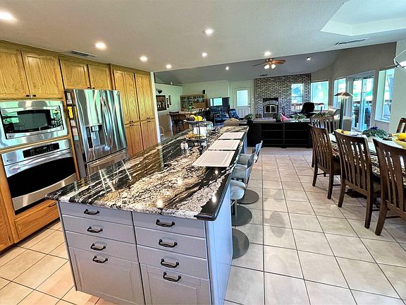 3rd image of 19990 Pleasantview Dr #168