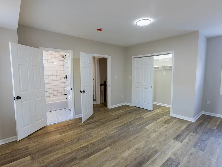 231 Jackson St — Photo 17