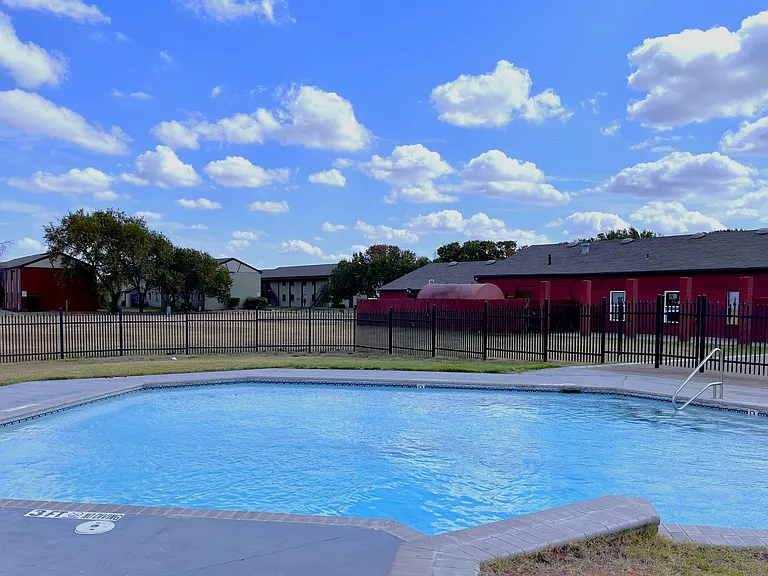 Modern Waco Living Zero Deposit Apartments Near Baylor, 1800 Waco — Photo 121