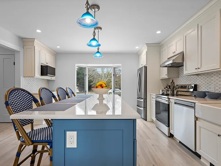 74 Montauk Hwy — Photo 4