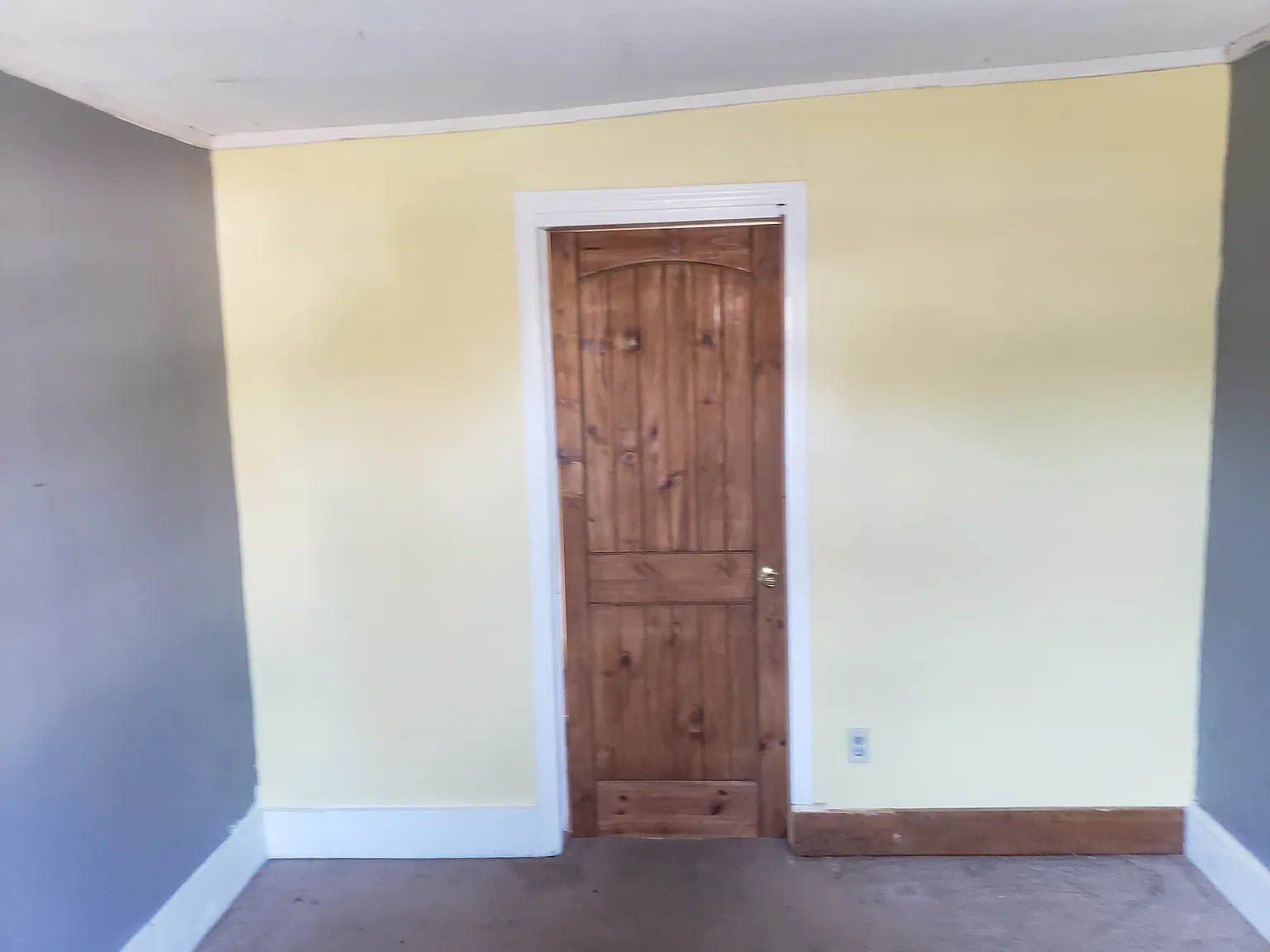 3 bed, 1930 sqft, $1,800 — Photo 1