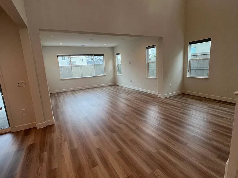 4202 Randa Way — Photo 4