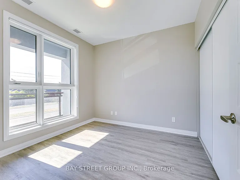 95 Dundas St W #107 — Photo 23