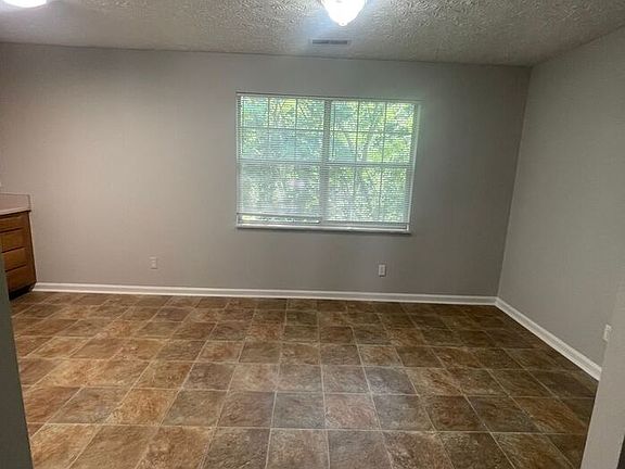 5th image of 1215 Overton Ln