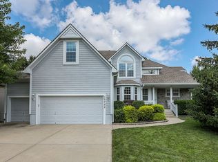 15722 S Madison Dr, Olathe, KS 66062