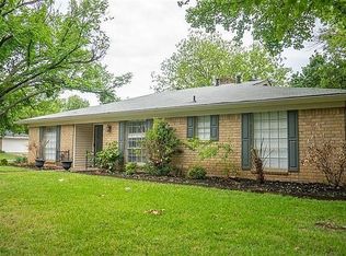 925 Bedford Ct W, Hurst, TX 76053