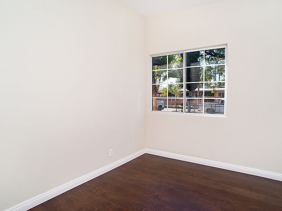 5th image of 11562 Norris Ave