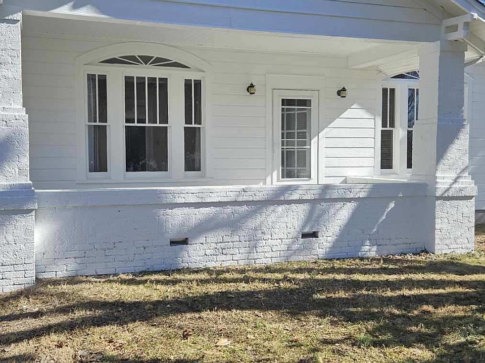Front Entrance and Yard