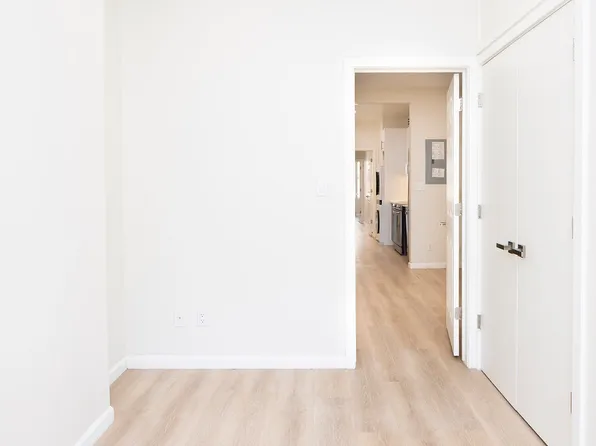 1826 Woodbine Street image 9 of 20