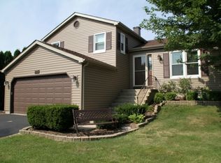 2287 Gleneagles Dr, Naperville, IL 60565