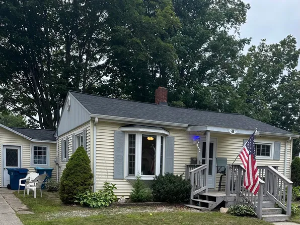 45 S Orchard St, Hart, MI 49420