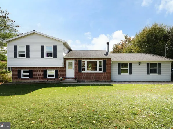 730 W Main St, Boalsburg, PA 16827