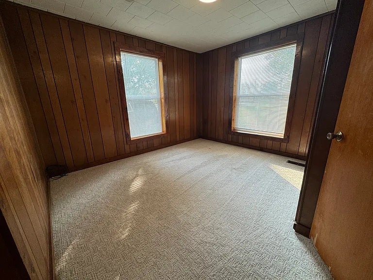 602 W Washington Ave — Photo 2