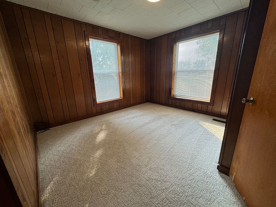 2nd image of 602 W Washington Ave