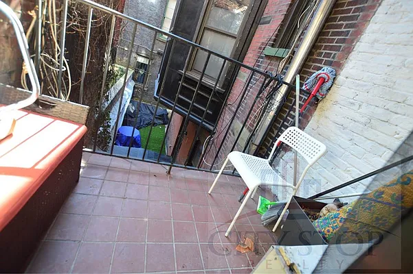 Rented by City Stop Realty | media 5