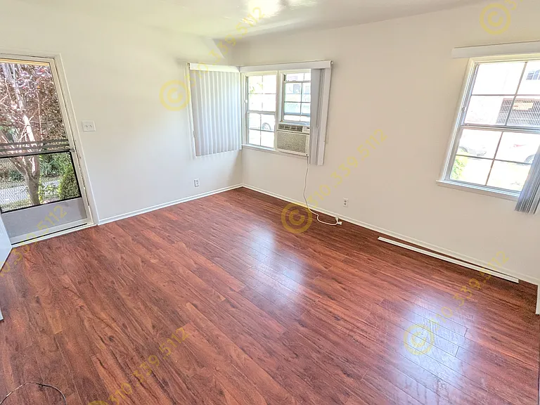 3761 Hughes Ave — Photo 5