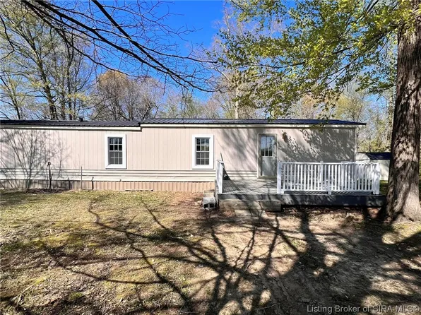 1041 E Grain Bin Road, Scottsburg, IN 47170