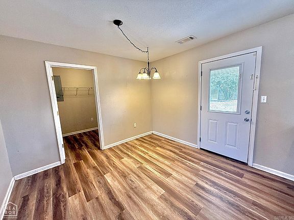 5th image of 829 N 10th Ave