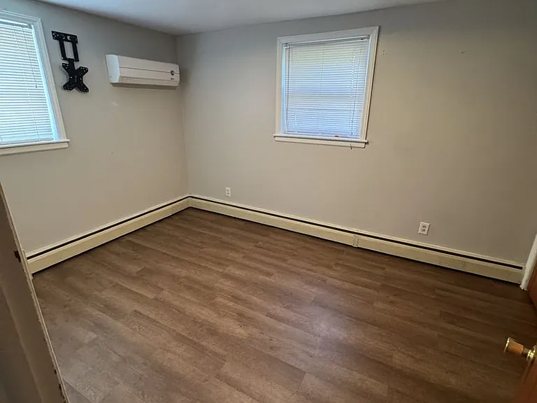 1018 Montgomery St — Photo 4