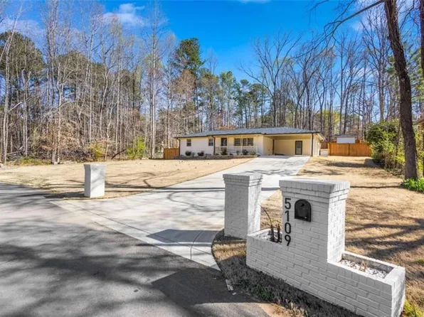 5109 Dogwood Hills Dr, Sugar Hill, GA 30518