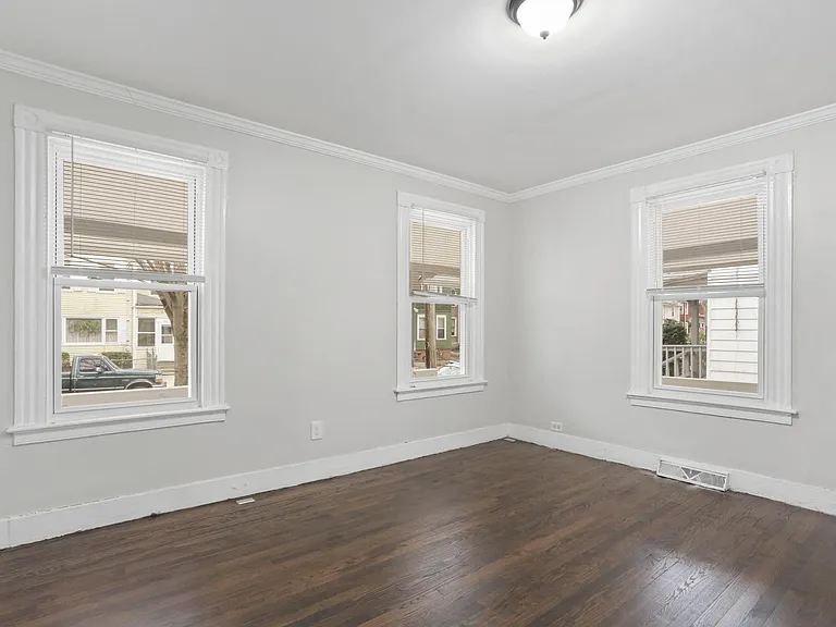 393 Huntington St — Photo 14