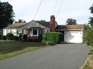 30 Robinson Rd, West Springfield, MA 01089