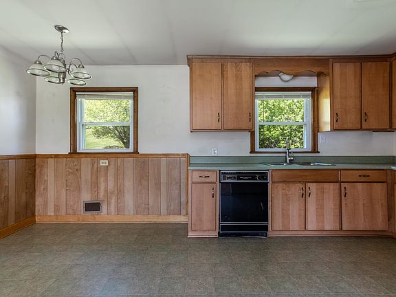 5th image of 2450 Reservoir St