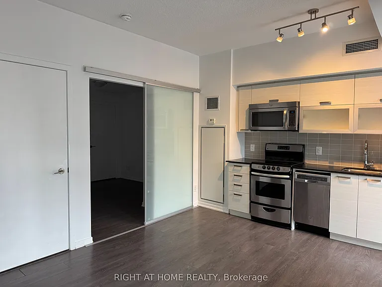 68 Abell St #1227 — Photo 3