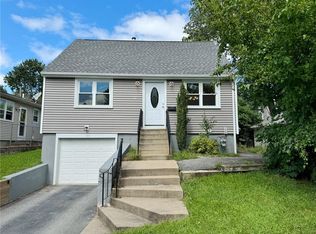 40 Barrett St, Cranston, RI 02910